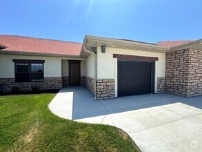 Building Photo - 1738 Bunker Loop
