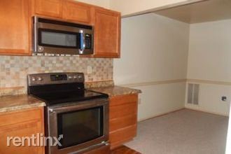 Building Photo - 3 br, 2.5 bath Townhome - 7705 Swan Terrace