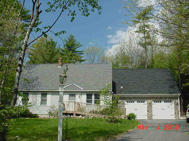 Entrance and parking - 23 Maple Ridge Rd
