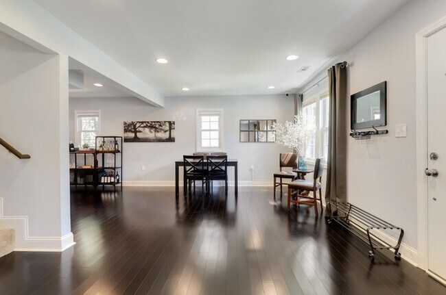 Foto del edificio - 7722 Frederick Rd