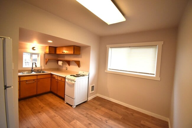 Foto del edificio - A Cozy 1-Bedroom You’ll Love Coming Home To!