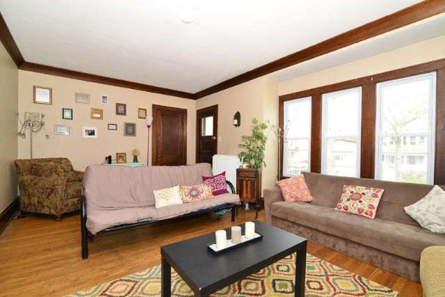 Foto del edificio - 2733 N Downer Ave
