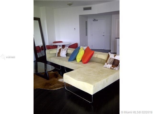 Foto del edificio - 3000 NE 188th St