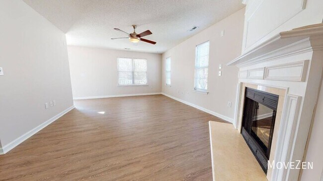 Foto del edificio - 4436 Fawn Glen Dr