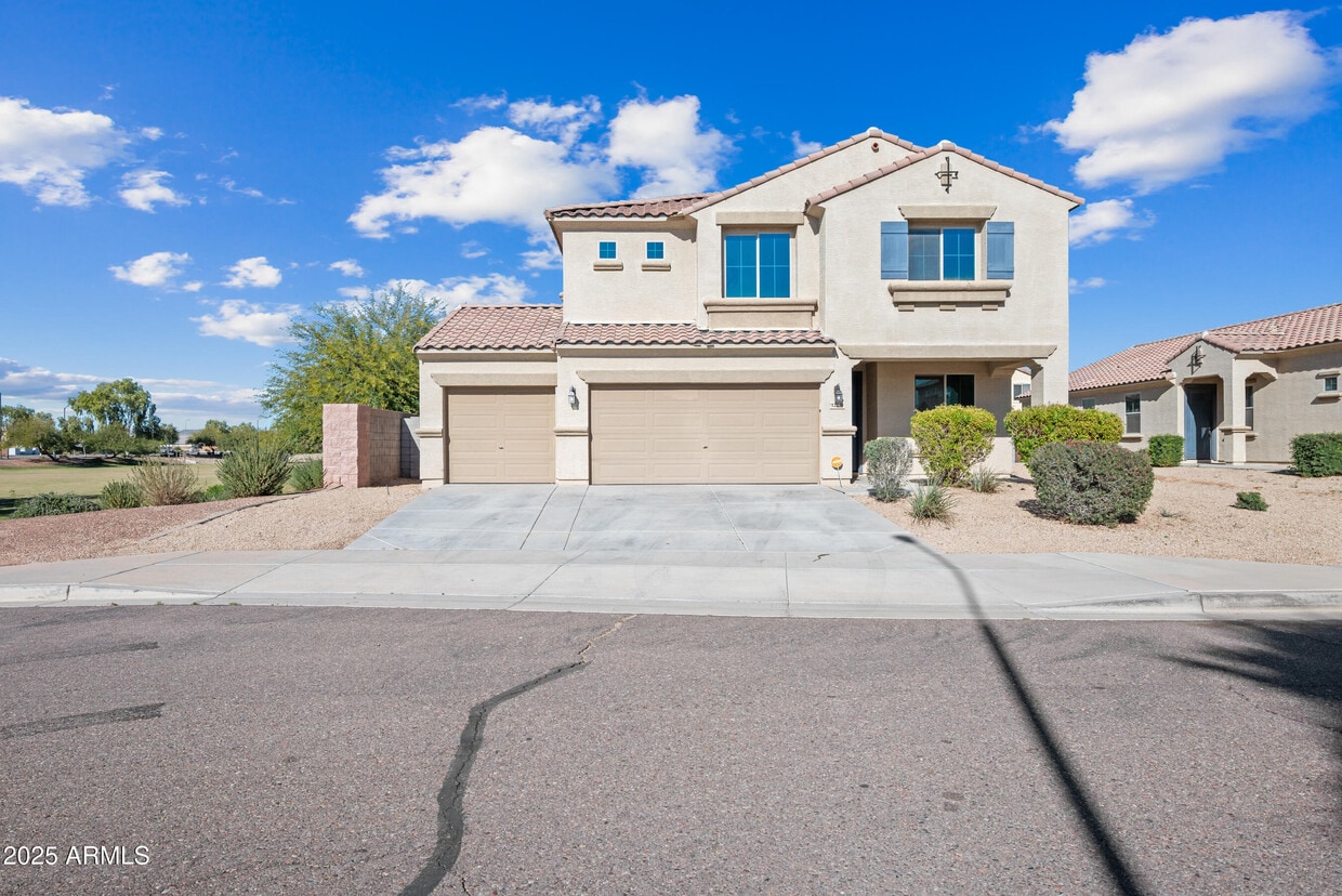 Foto principal - 12210 W Rio Vista Ln