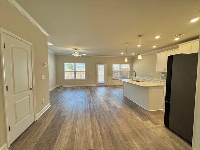 Building Photo - 214 Rockfern Ter