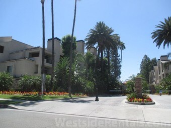 Foto principal - 5565 Canoga Ave