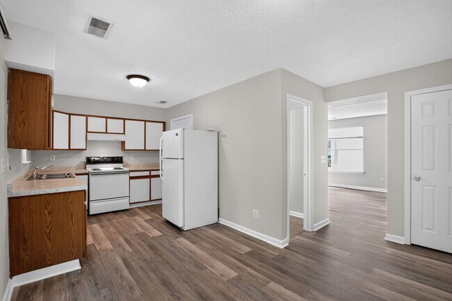 Foto del edificio - 3 Bedroom End Unit Townhouse