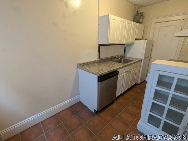 Building Photo - 33 Walbridge St
