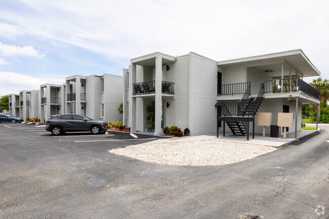 6001 S Dale Mabry Hwy Tampa, Florida - South Dale Villas