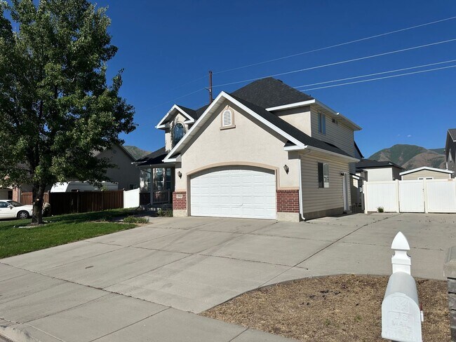 Foto del edificio - Freshly Painted, New Carpet Throughout - Home For Rent In Springville!!!