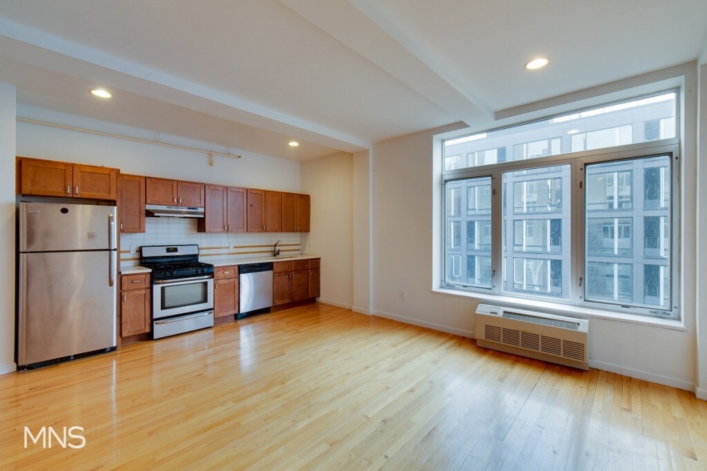 Primary Photo - 97 Grand Avenue