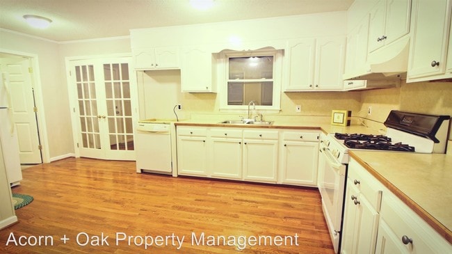 Building Photo - 3 br, 2.5 bath House - 419 N. Allen Road