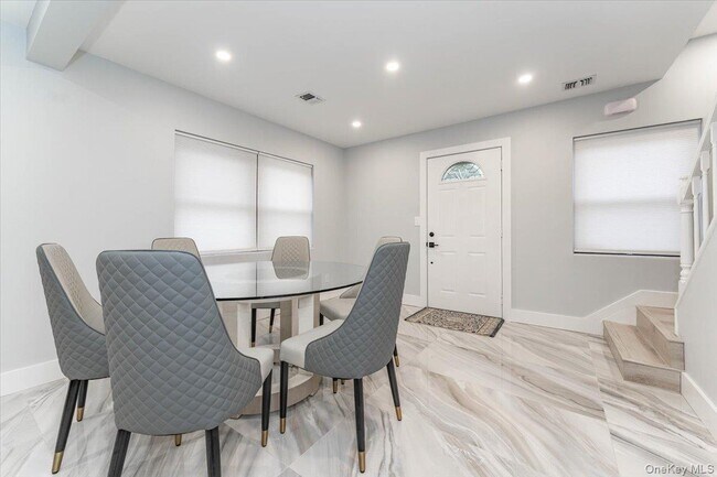 Foto del edificio - 164 Albany Blvd