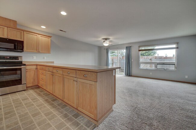 Foto del edificio - Spacious 3 bedroom townhome close to CK sc...