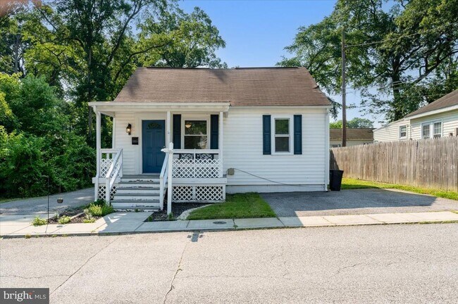 Foto del edificio - 409 Maple Ln NW