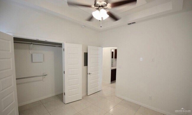 Building Photo - 1713 W Garrison Dr