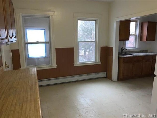 Building Photo - 64 Shultas Pl