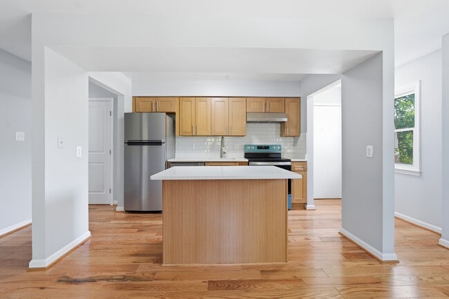 Photo - 4804 Calvert Rd (College Park, MD) Apartment