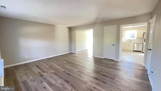 Building Photo - 52 Jacamar Dr