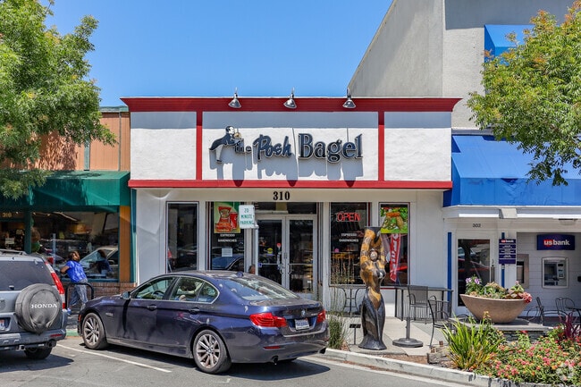 The Posh Bagel offers the most delicious bagels to Los Altos Hills residents.