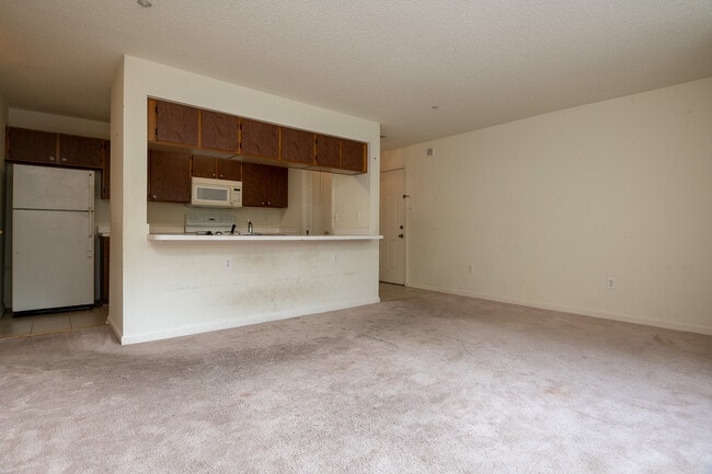 Building Photo - 14106 Valleyfield Dr