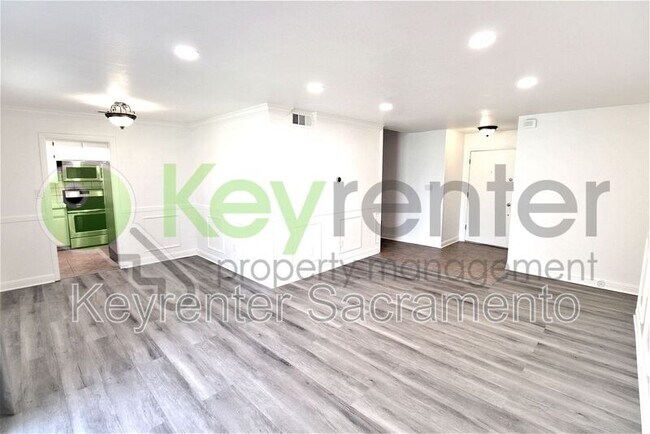 Building Photo - 8469 Cortadera Dr