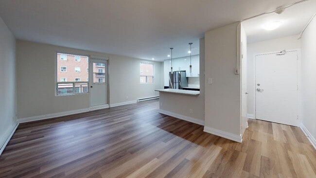 Building Photo - Slessor Boulevard