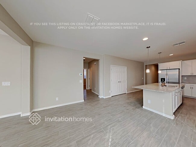 Foto del edificio - 10831 W Luke Ave