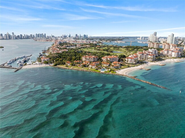 Foto del edificio - 19112 Fisher Island Dr