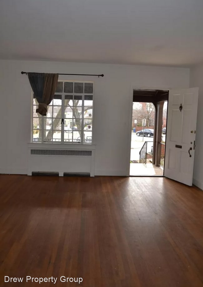 Building Photo - 3 br, 2 bath House - 4445 P St NW