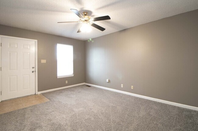 Foto del edificio - 924 Van Buren Ave