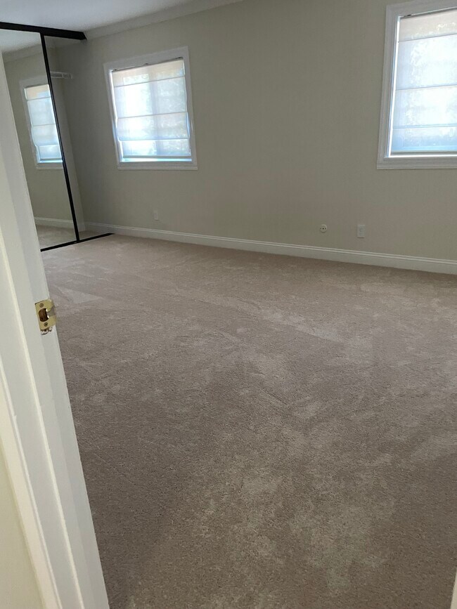 17’ by 12’ Master bedroom - 2335 Sharon Rd