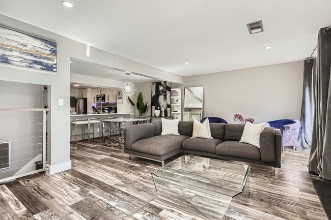 Foto del edificio - 1204 Druid Knoll Dr NE