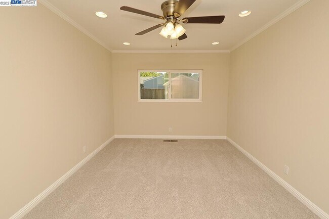 Foto del edificio - 560 Murdell Ln
