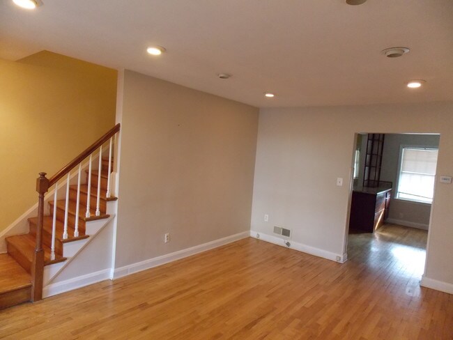Foto del edificio - 4210 Edgehill Ave