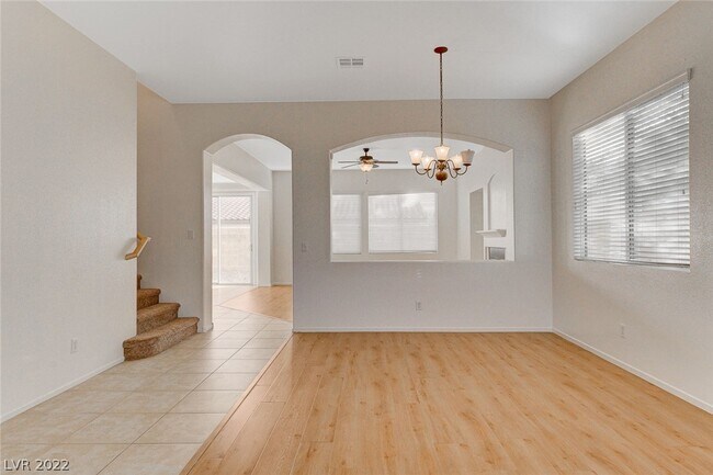 Foto del edificio - 9319 Avon Park Ave