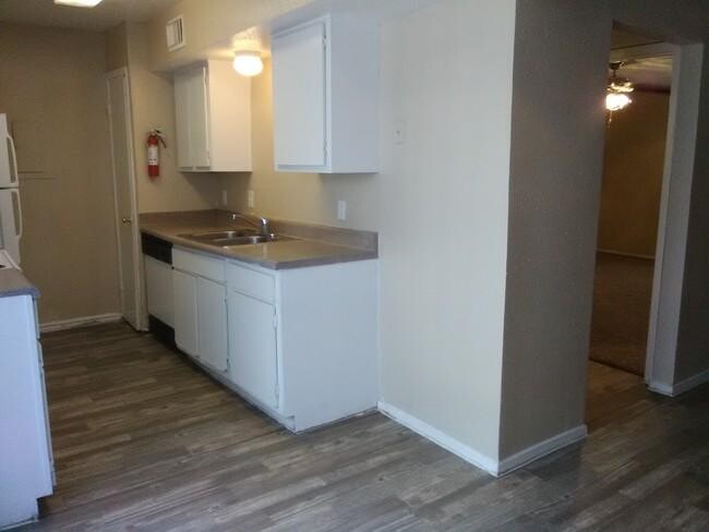 Building Photo - 1 bedroom in Dallas TX 75212