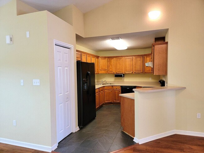 Foto del edificio - Lovely 3 bedroom town home off Apalachee Pkwy for rent August 7, 2026 $1800