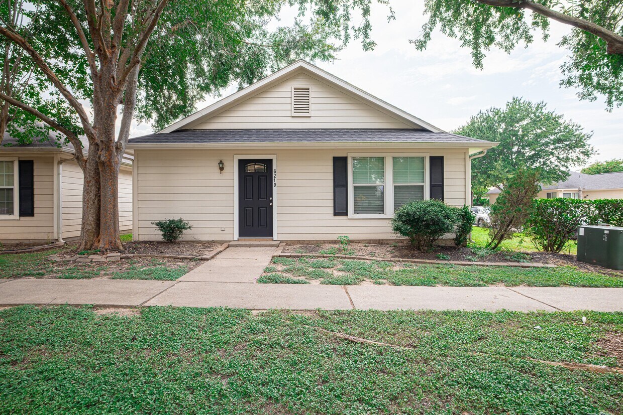 Foto principal - 6210 Lone Prairie Way