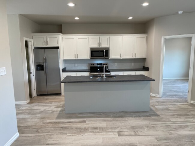 Building Photo - 1802 Brookhaven Dr