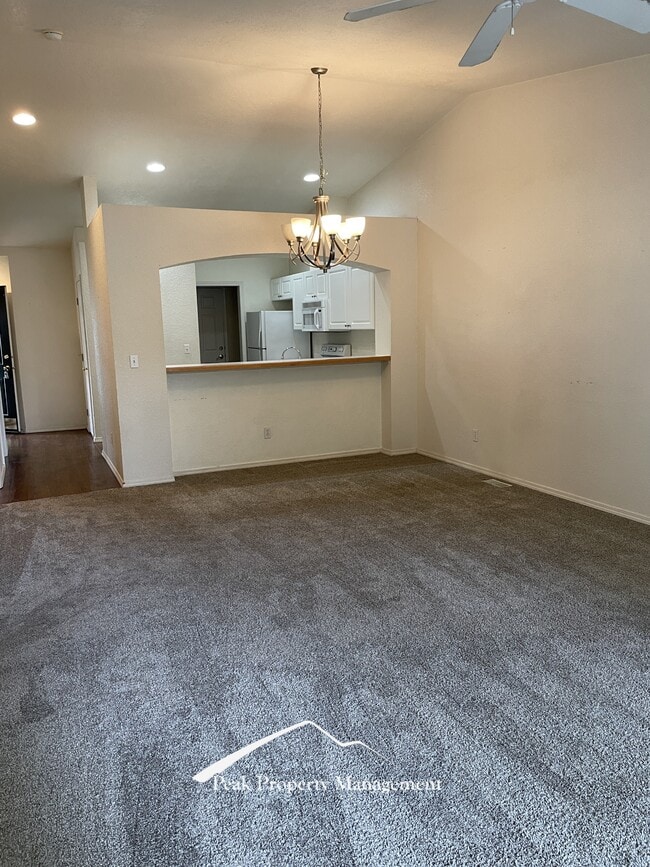 Foto del edificio - 6196 W Villa Park St