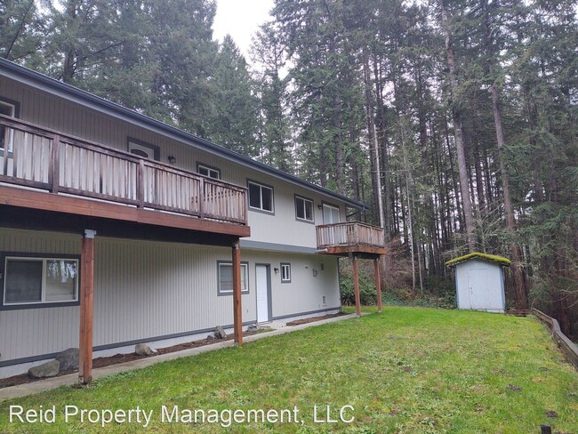 Building Photo - 3 br, 2.5 bath House - 871 NE Larson Blvd