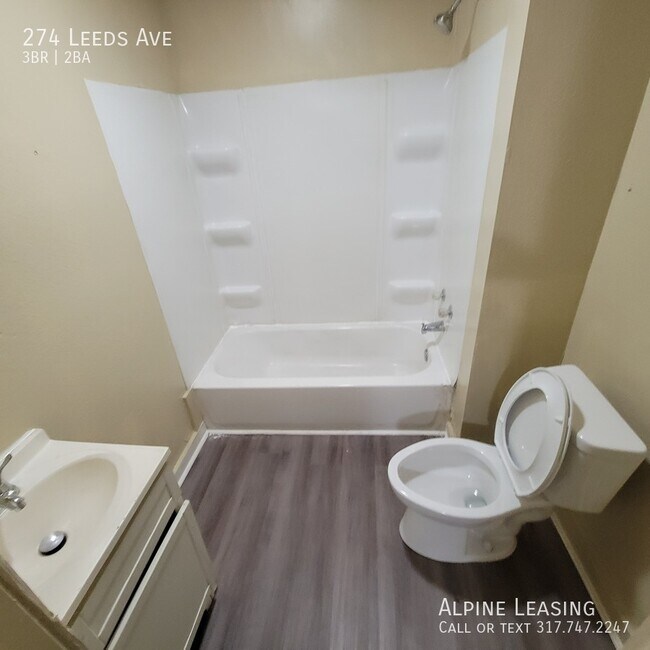 Building Photo - Southeast 3 Bedroom