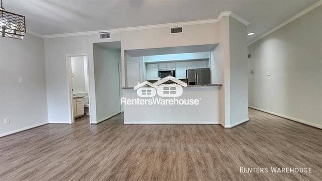 Building Photo - Welcome to this renovated 1 bedroom, 1.5 b...