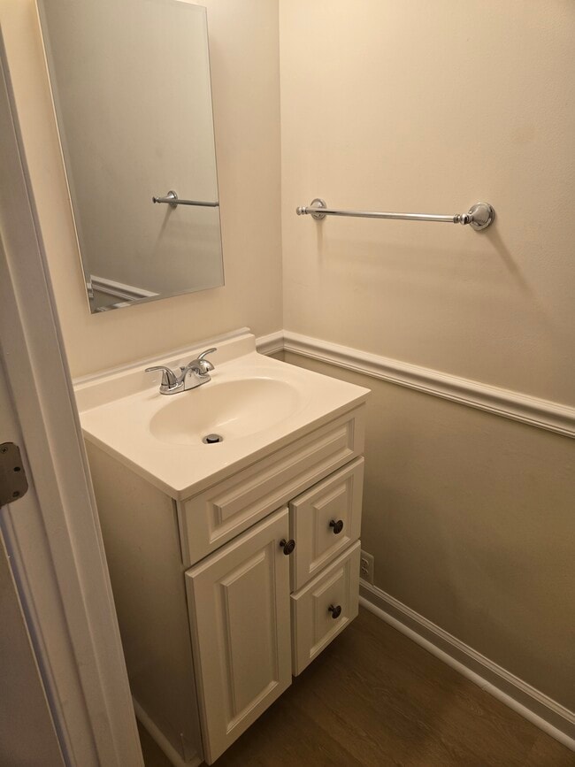 Foto del edificio - 842 Washington Blvd