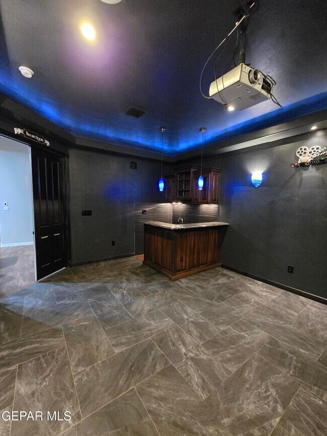 Foto del edificio - 331 Emerald Draw Dr