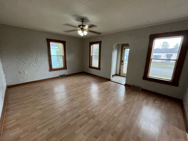 Building Photo - 1419 Upland Ave