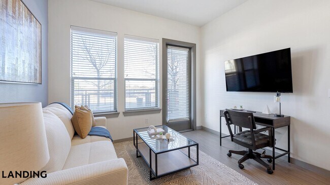 Building Photo - 101 S Center St