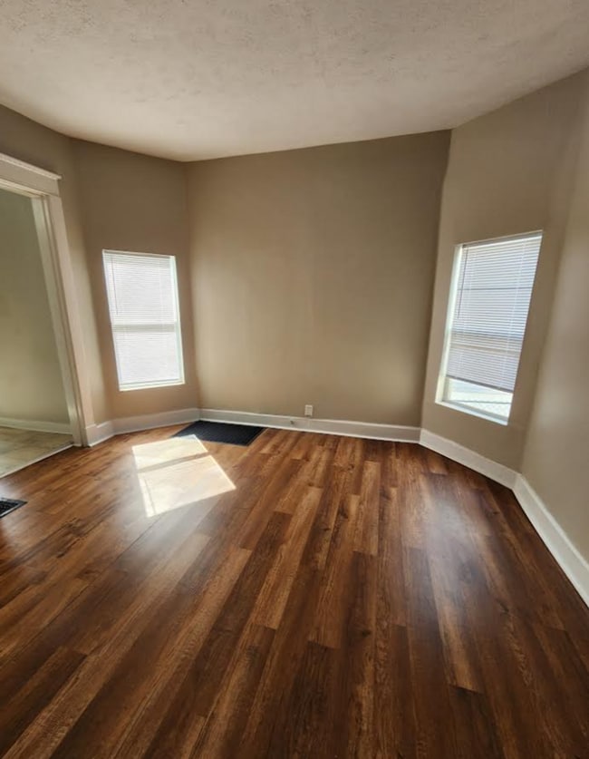 Building Photo - Westside Spacious Three Bedroom Two Story Duplex Near 25th and Capital